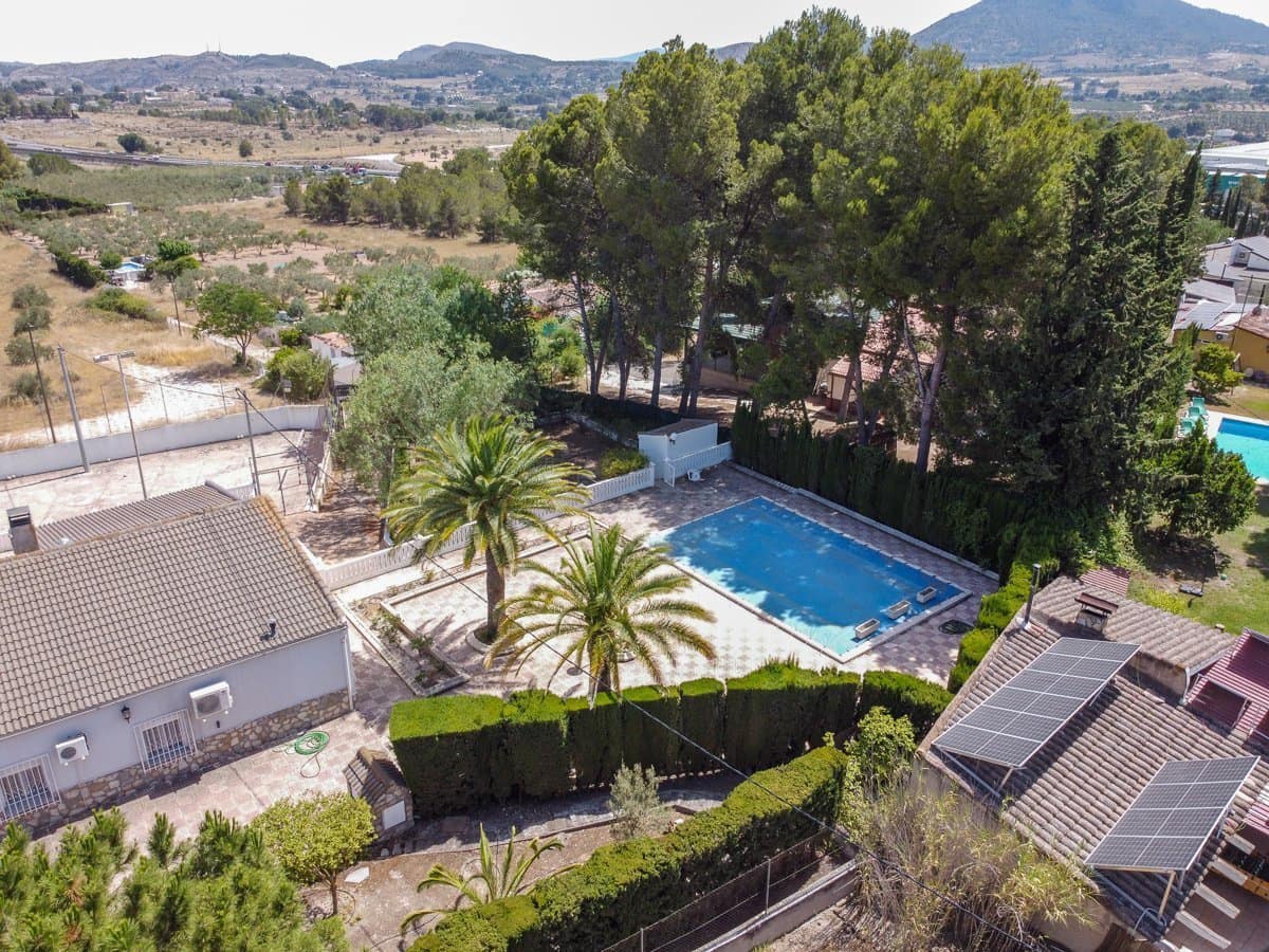 4 quarto Moradia para venda em Sax com piscina garagem - 425 000 € (Ref: 10175503)