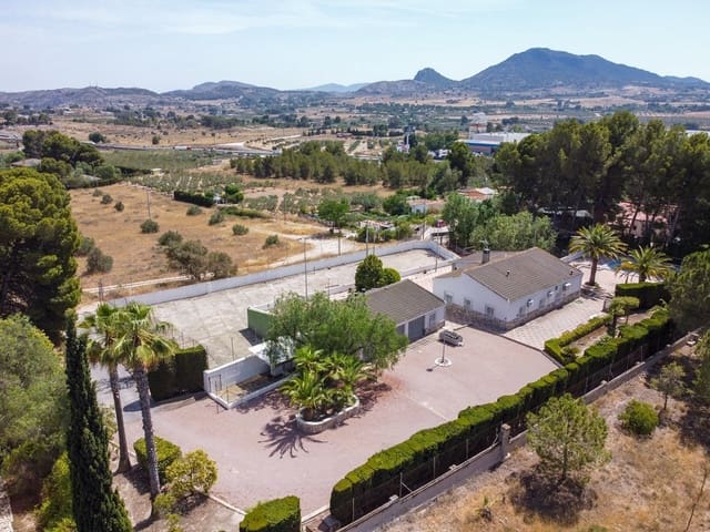 Chalet de 4 habitaciones en Sax en venta con piscina garaje - 425.000 € (Ref: 10175503)