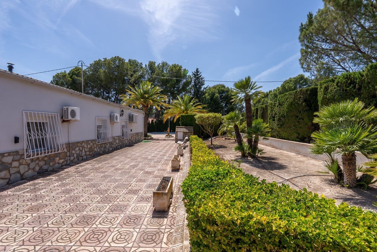 4 quarto Moradia para venda em Sax com piscina garagem - 425 000 € (Ref: 10175503)