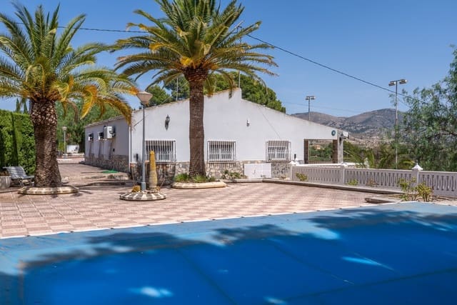 Chalet de 4 habitaciones en Sax en venta con piscina garaje - 425.000 € (Ref: 10175503)