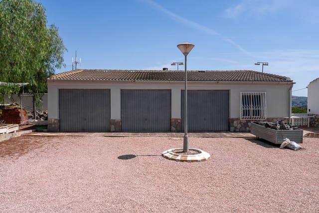 Chalet de 4 habitaciones en Sax en venta con piscina garaje - 425.000 € (Ref: 10175503)