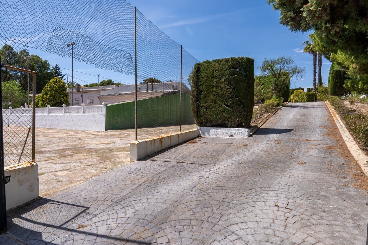 4 quarto Moradia para venda em Sax com piscina garagem - 425 000 € (Ref: 10175503)