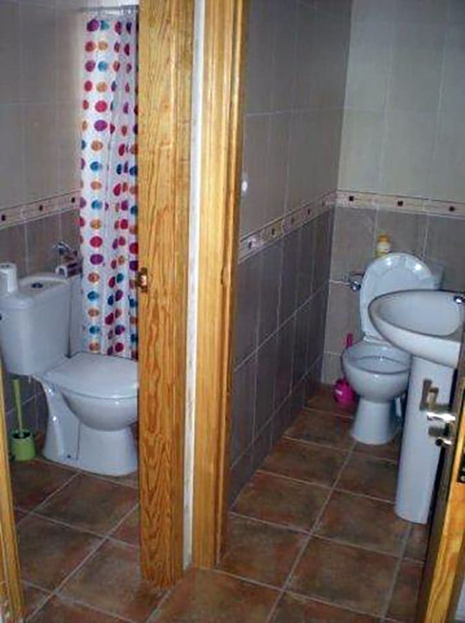 8 bedroom Finca/Country House for sale in Pinoso with pool - € 170,000 (Ref: 3126916)