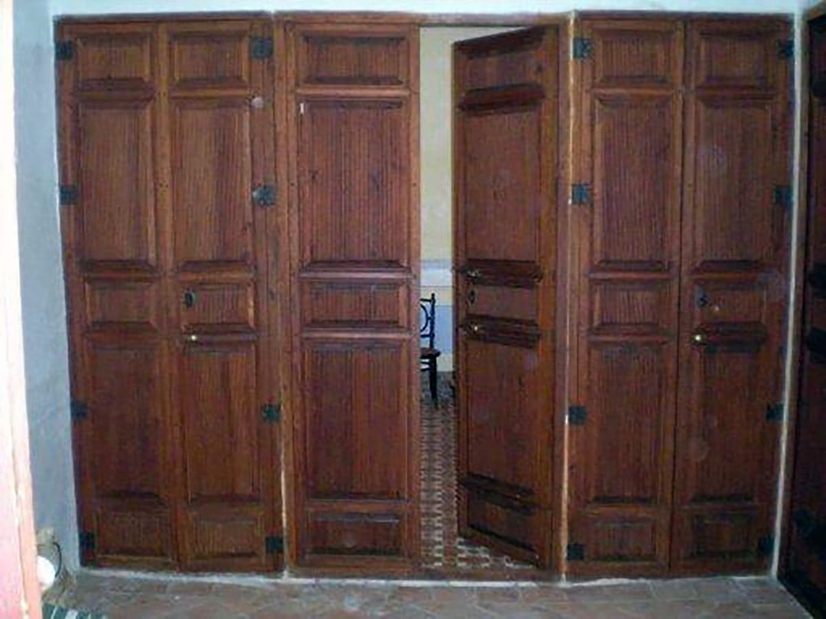 8 bedroom Finca/Country House for sale in Pinoso with pool - € 170,000 (Ref: 3126916)