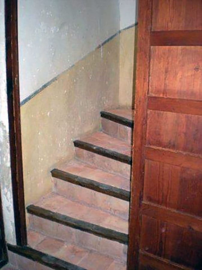 8 bedroom Finca/Country House for sale in Pinoso with pool - € 170,000 (Ref: 3126916)