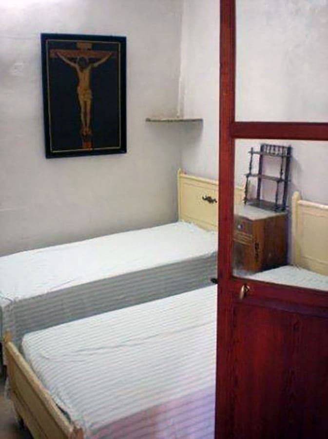 8 bedroom Finca/Country House for sale in Pinoso with pool - € 170,000 (Ref: 3126916)