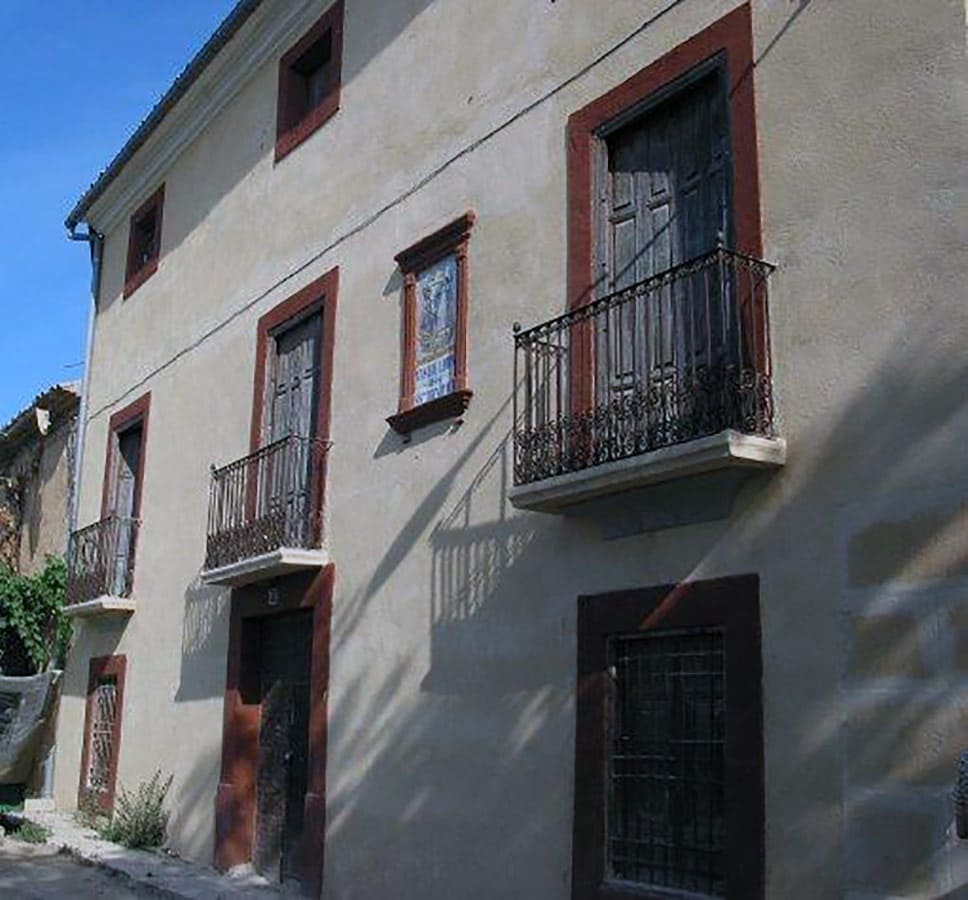 8 bedroom Finca/Country House for sale in Pinoso with pool - € 170,000 (Ref: 3126916)