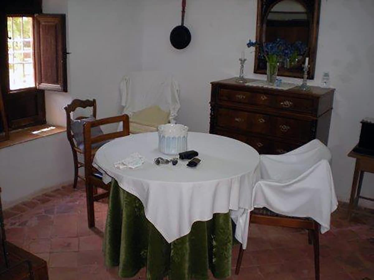 8 bedroom Finca/Country House for sale in Pinoso with pool - € 170,000 (Ref: 3126916)