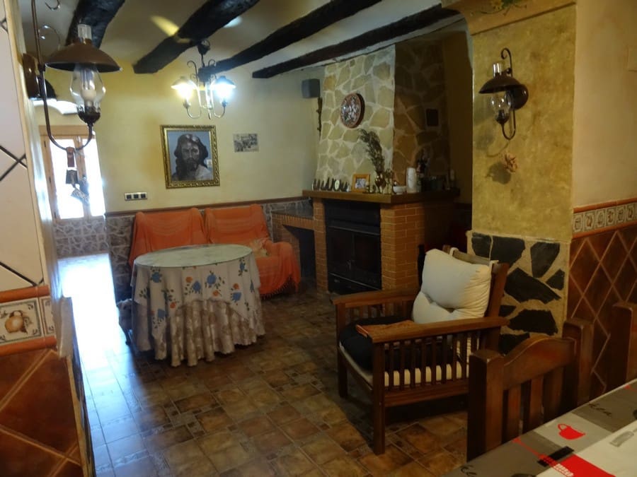 4 bedroom Finca/Country House for sale in Pinoso with pool - € 250,000 (Ref: 3171525)