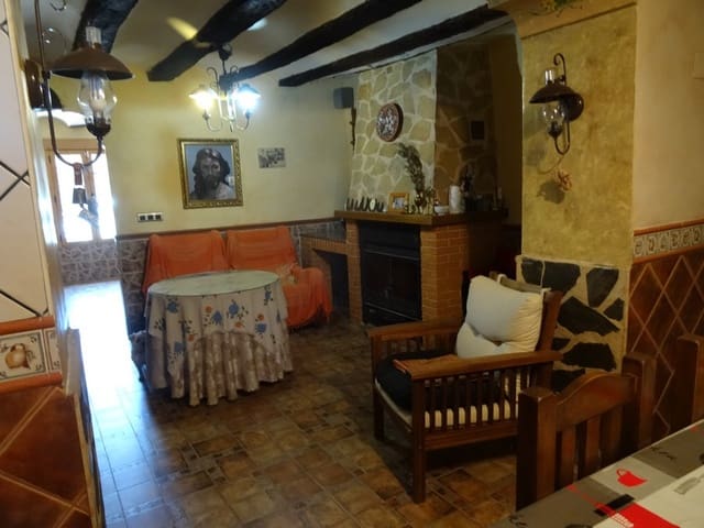 4 slaapkamer Finca/Landhuis te koop in Pinoso met zwembad - € 250.000 (Ref: 3171525)