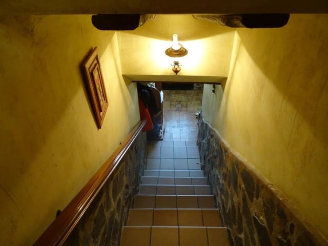 4 slaapkamer Finca/Landhuis te koop in Pinoso met zwembad - € 250.000 (Ref: 3171525)