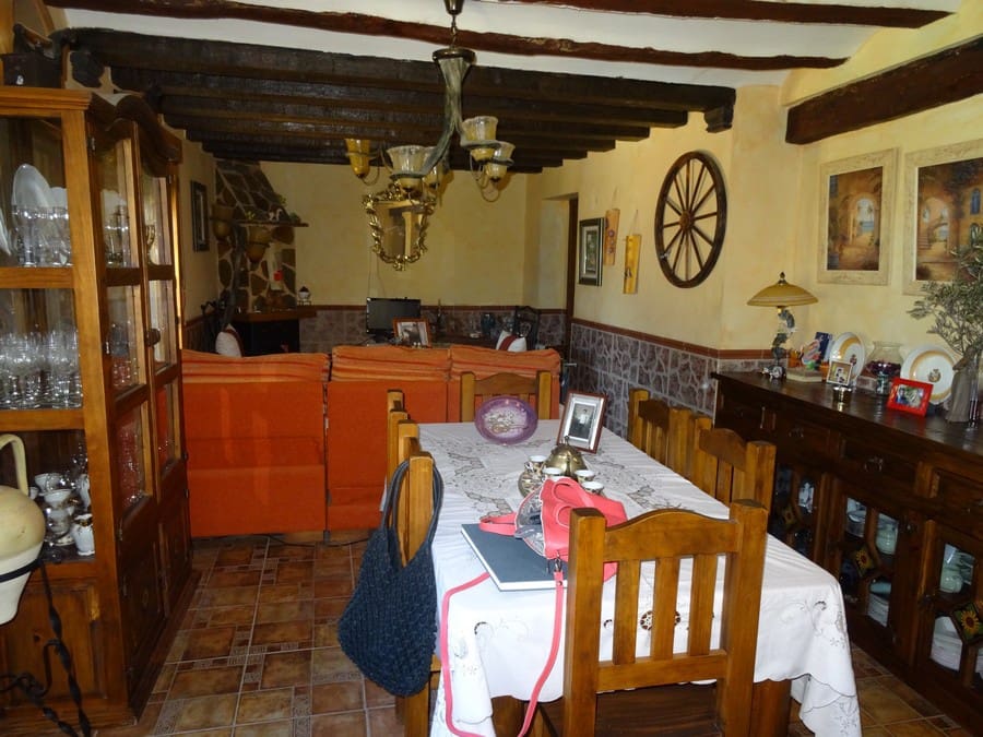 4 bedroom Finca/Country House for sale in Pinoso with pool - € 250,000 (Ref: 3171525)