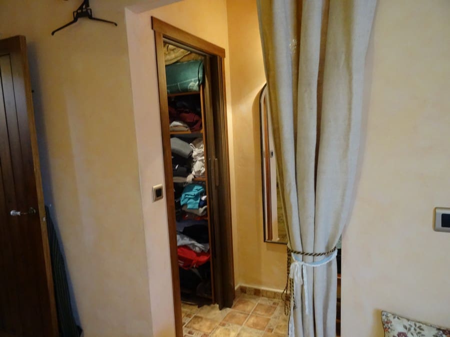 4 bedroom Finca/Country House for sale in Pinoso with pool - € 250,000 (Ref: 3171525)