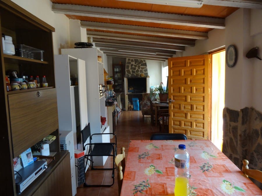 4 bedroom Finca/Country House for sale in Pinoso with pool - € 250,000 (Ref: 3171525)