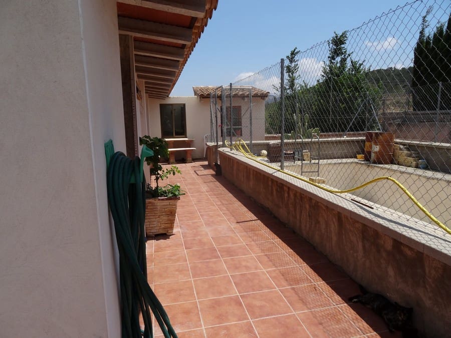 4 bedroom Finca/Country House for sale in Pinoso with pool - € 250,000 (Ref: 3171525)