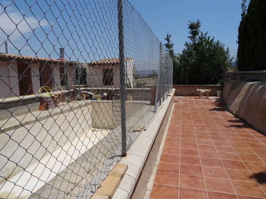 4 bedroom Finca/Country House for sale in Pinoso with pool - € 250,000 (Ref: 3171525)