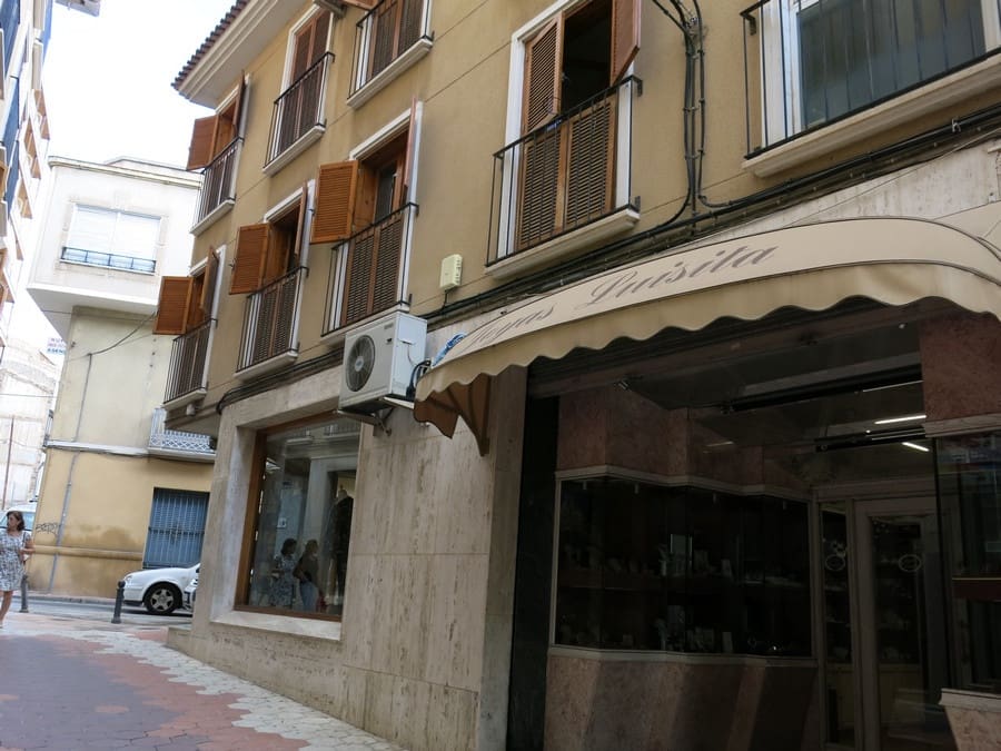 3 slaapkamer Appartement te koop in Monovar / Monover met zwembad - € 135.000 (Ref: 3184693)