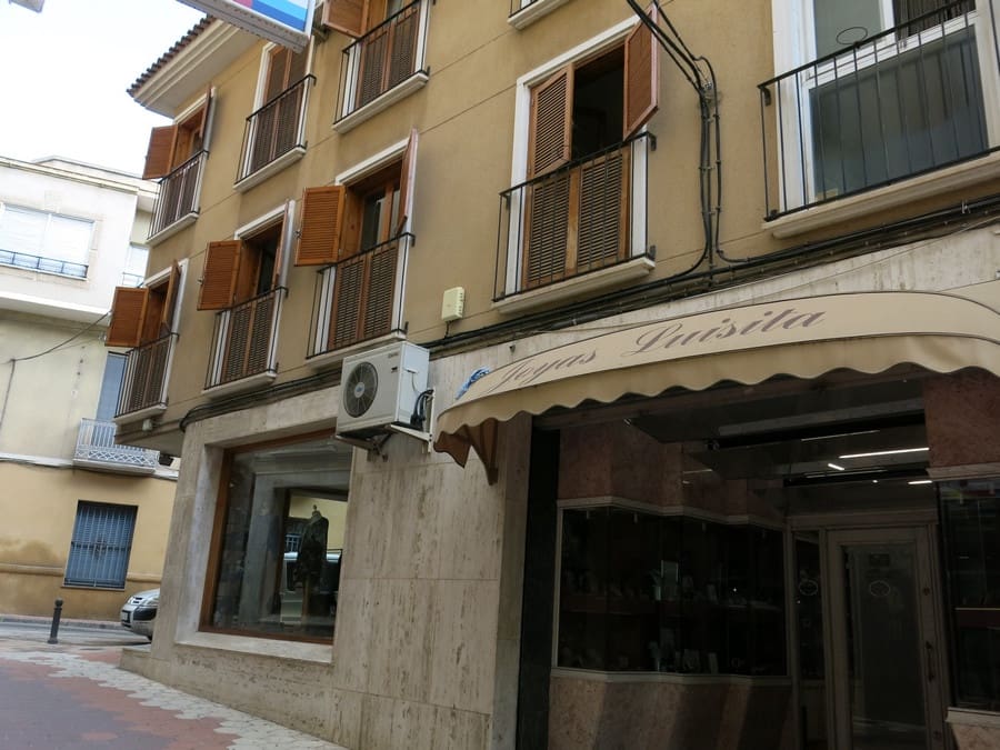 3 slaapkamer Appartement te koop in Monovar / Monover met zwembad - € 135.000 (Ref: 3184693)