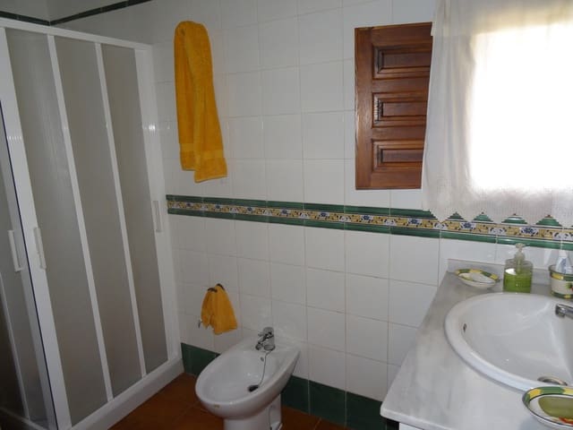 4 bedroom Finca/Country House for sale in Chinorlet / Xinorlet, Monóvar / Monóver with pool - € 156,000 (Ref: 3223716)