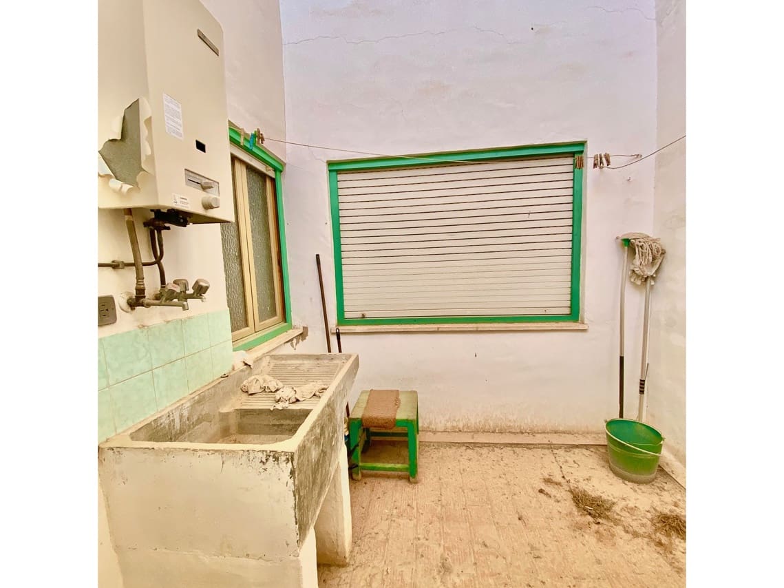 5 soverom Hus til salgs i Pinoso med svømmebasseng - € 105 000 (Ref: 3226543)