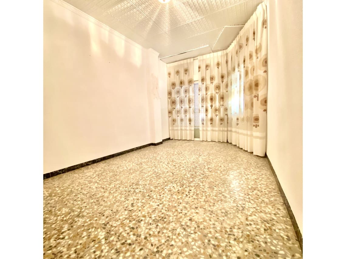 5 soverom Hus til salgs i Pinoso med svømmebasseng - € 105 000 (Ref: 3226543)