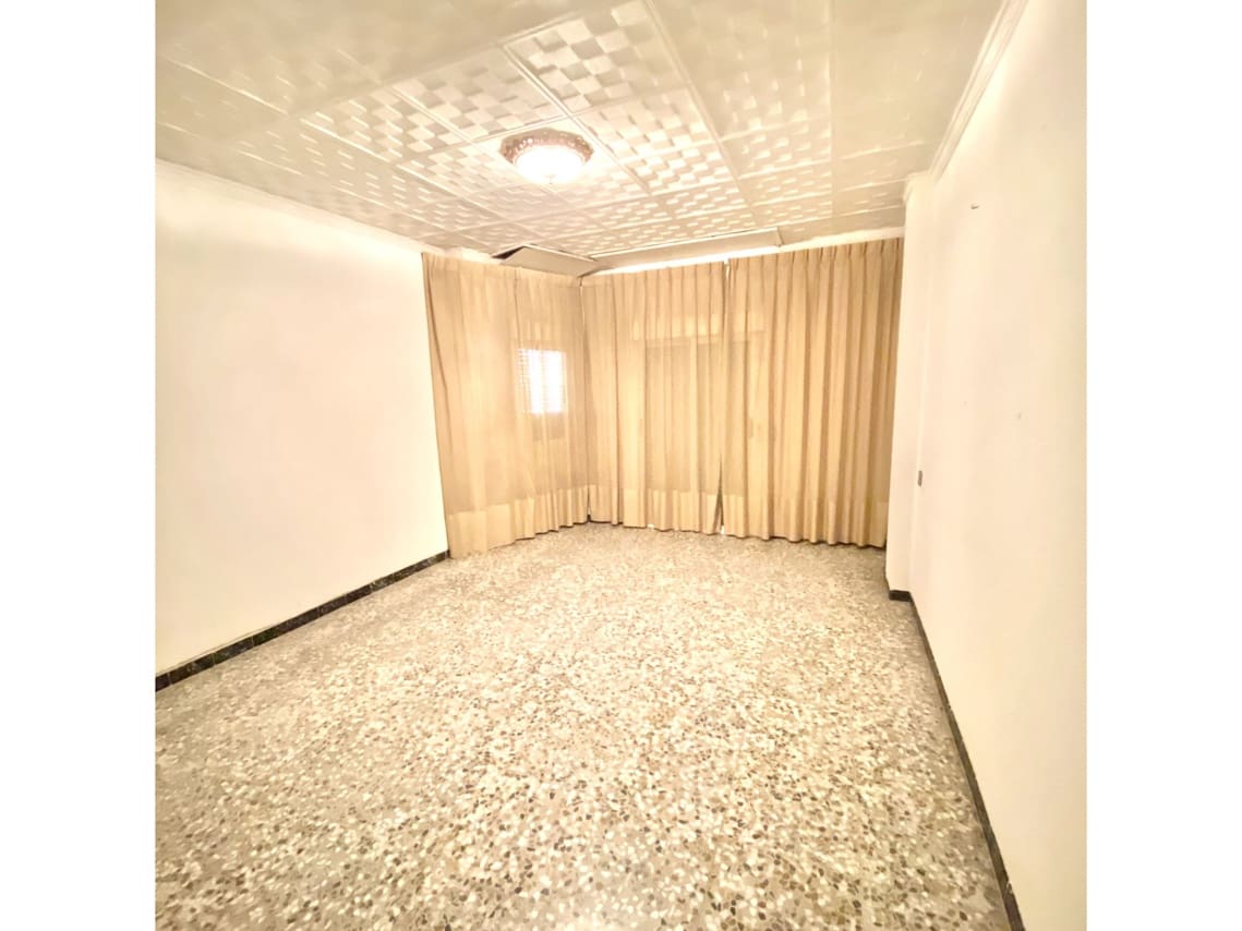 5 soverom Hus til salgs i Pinoso med svømmebasseng - € 105 000 (Ref: 3226543)