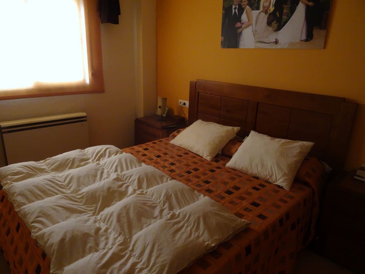 3 bedroom Apartment for sale in Pinoso with pool - € 120,000 (Ref: 3228035)