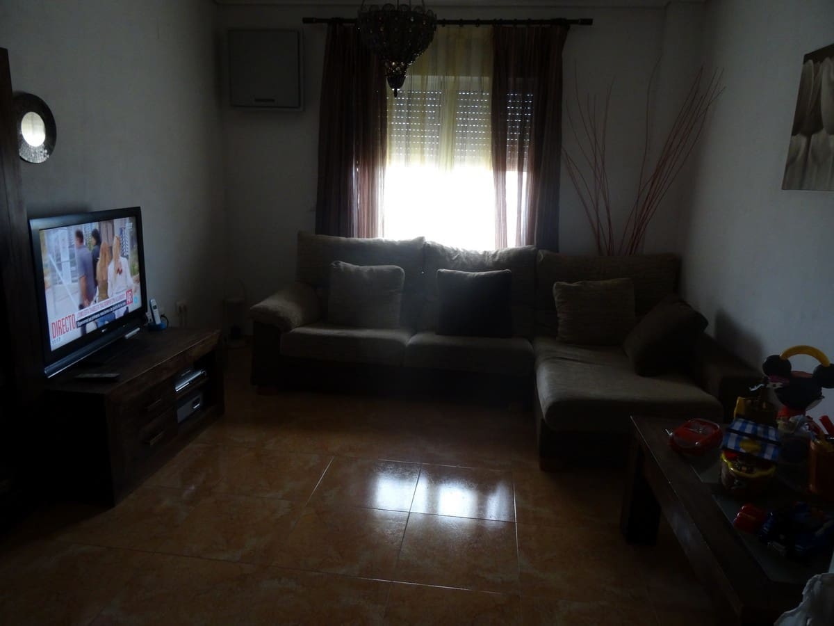 3 bedroom Apartment for sale in Pinoso with pool - € 120,000 (Ref: 3228035)