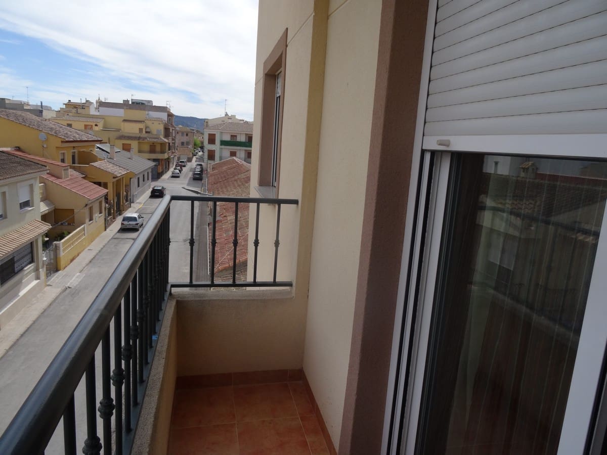 3 bedroom Apartment for sale in Pinoso with pool - € 120,000 (Ref: 3228035)