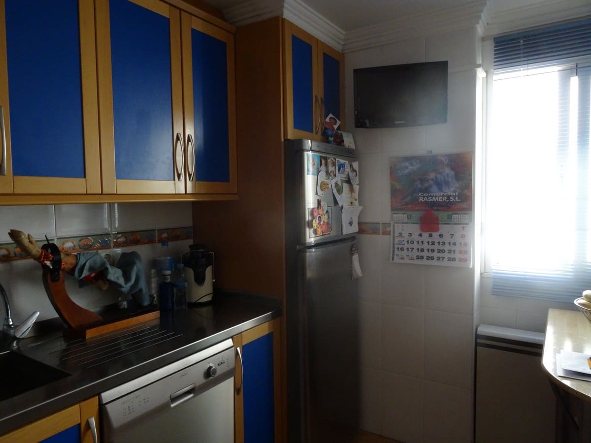 3 bedroom Apartment for sale in Pinoso with pool - € 120,000 (Ref: 3228035)