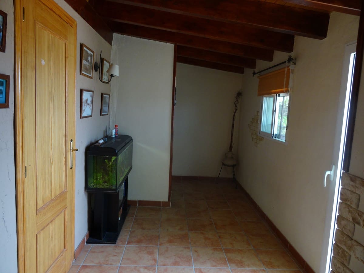 3 bedroom Apartment for sale in Pinoso with pool - € 120,000 (Ref: 3228035)