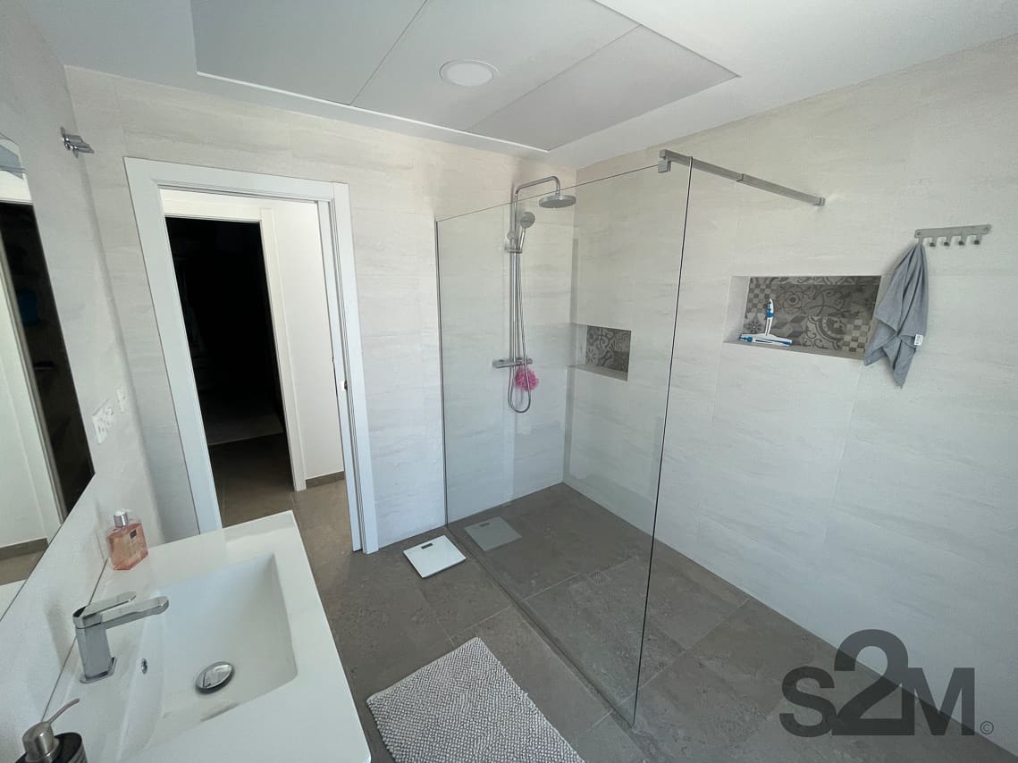 5 bedroom Villa for sale in Pinoso with pool - € 472,650 (Ref: 3240472)