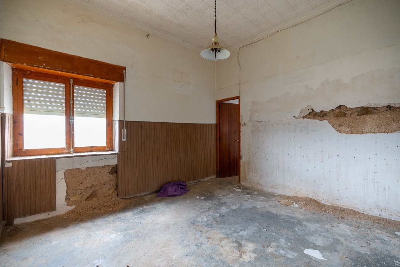 2 soveværelse Finca/Landehus til salg i Pinoso med swimmingpool - € 59.950 (Ref: 3260870)