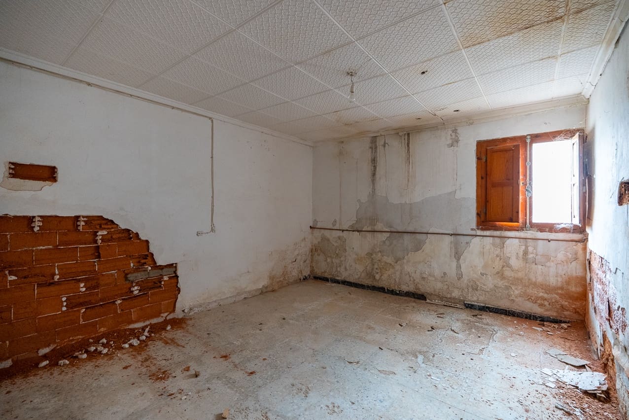 2 soveværelse Finca/Landehus til salg i Pinoso med swimmingpool - € 59.950 (Ref: 3260870)