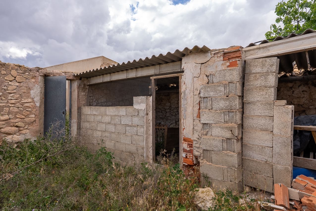 2 soveværelse Finca/Landehus til salg i Pinoso med swimmingpool - € 59.950 (Ref: 3260870)