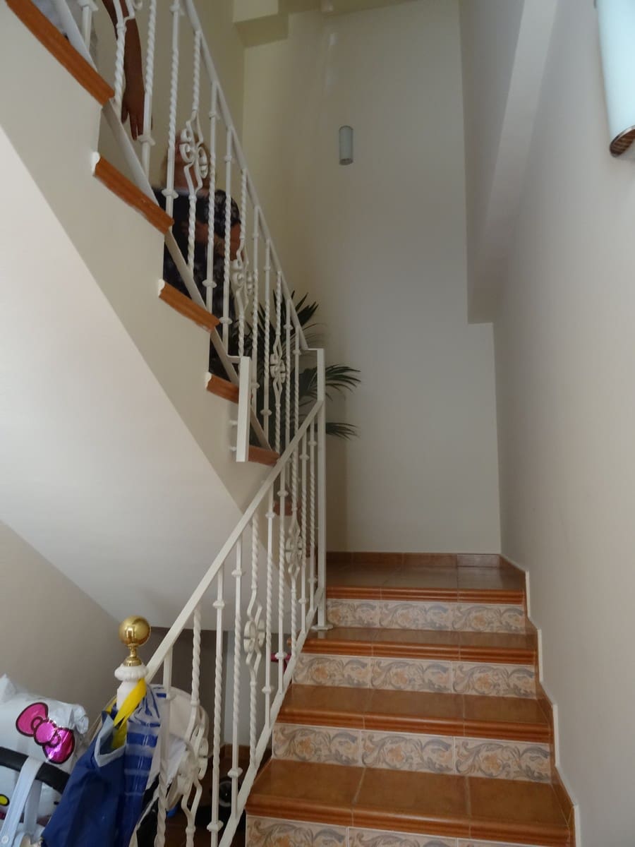 3 bedroom Townhouse for sale in Pinoso with pool - € 290,000 (Ref: 3263903)