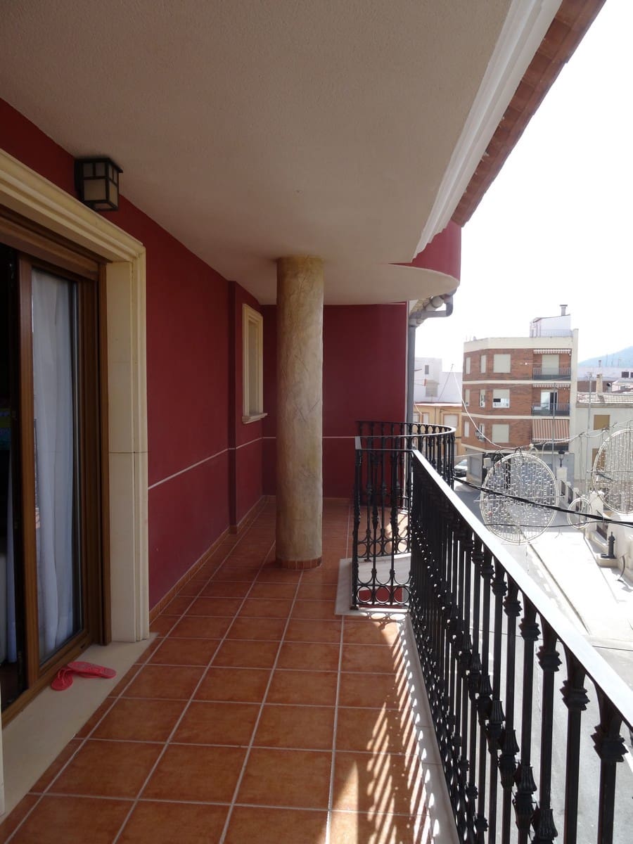 3 bedroom Townhouse for sale in Pinoso with pool - € 290,000 (Ref: 3263903)