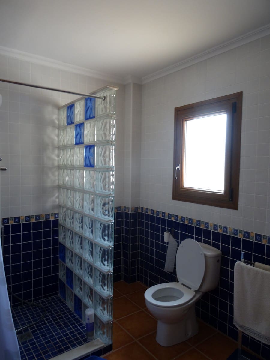 3 bedroom Townhouse for sale in Pinoso with pool - € 290,000 (Ref: 3263903)