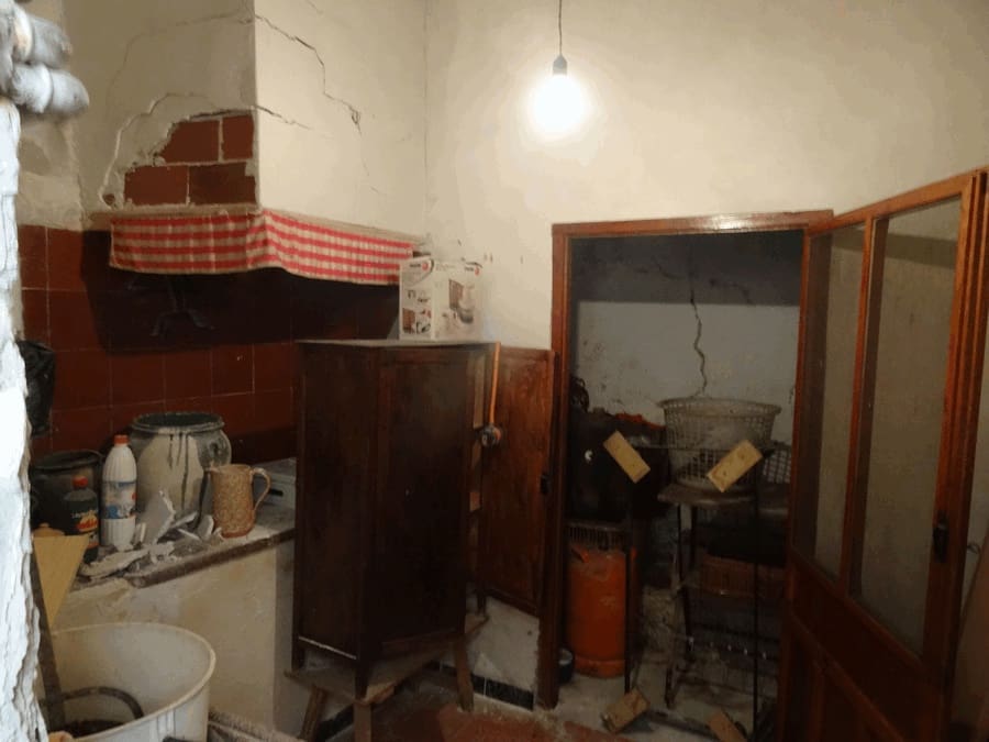 6 soverom Hus til salgs i Pinoso med svømmebasseng - € 74 000 (Ref: 3360435)