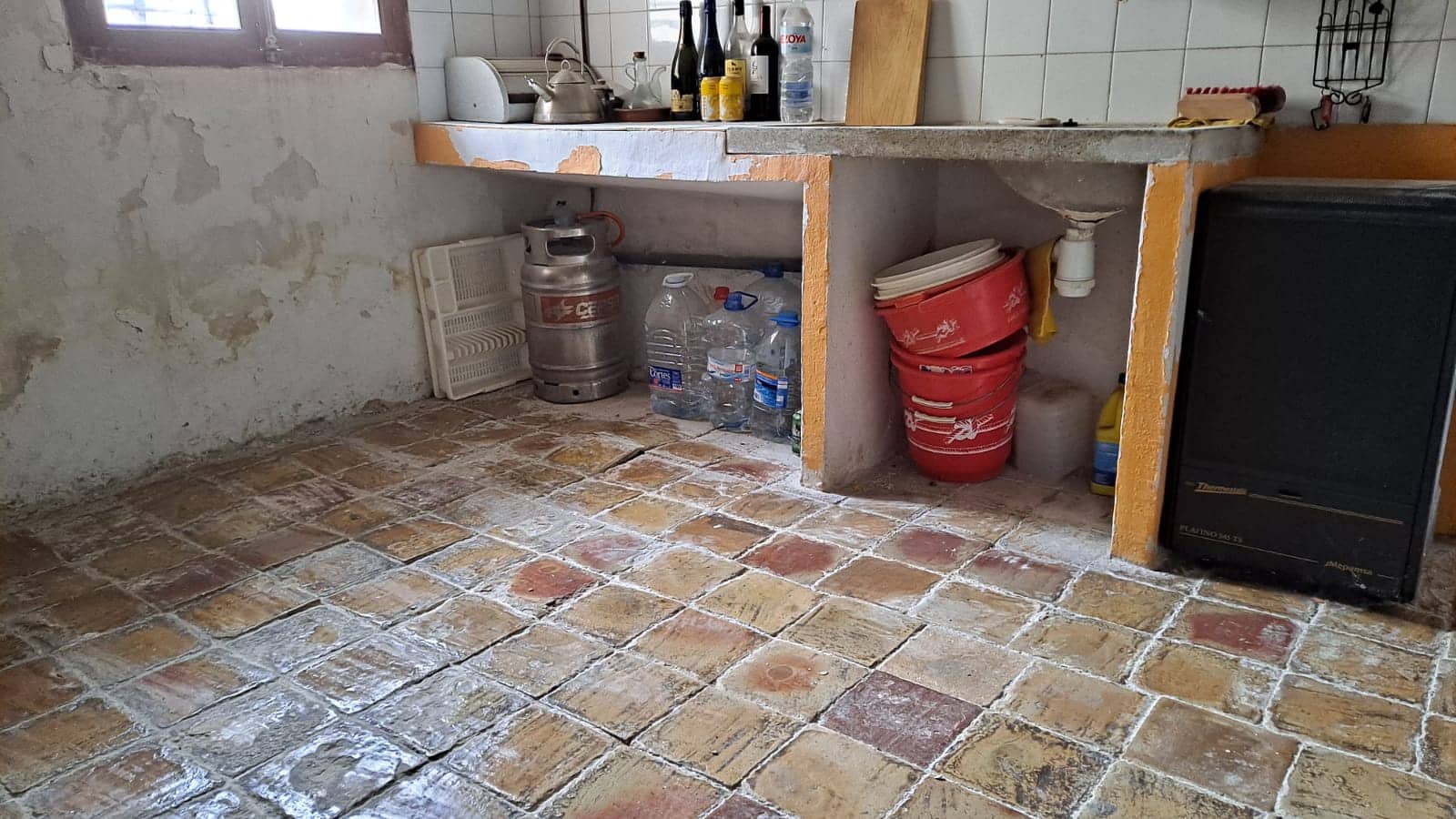 5 slaapkamer Finca/Landhuis te koop in Pinoso met zwembad - € 85.000 (Ref: 3405369)