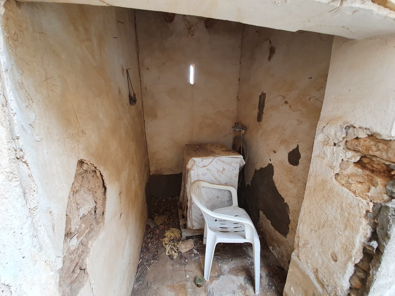 5 slaapkamer Finca/Landhuis te koop in Pinoso met zwembad - € 85.000 (Ref: 3405369)