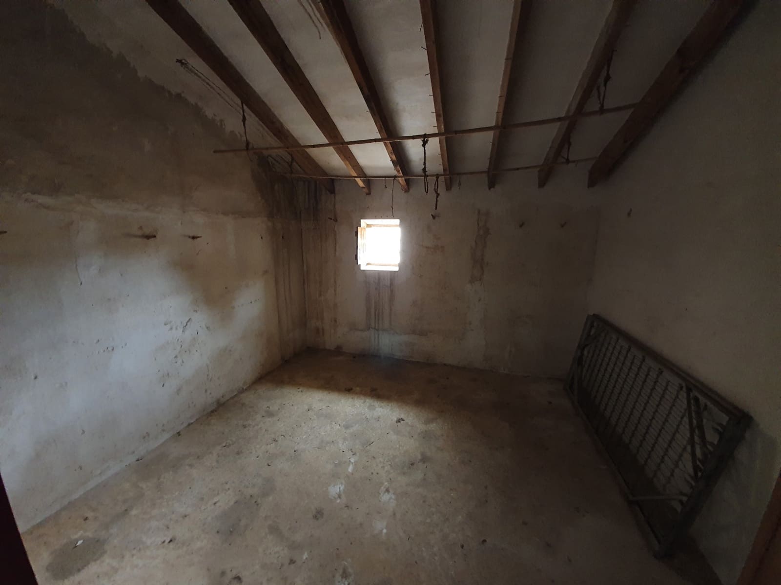 5 slaapkamer Finca/Landhuis te koop in Pinoso met zwembad - € 85.000 (Ref: 3405369)