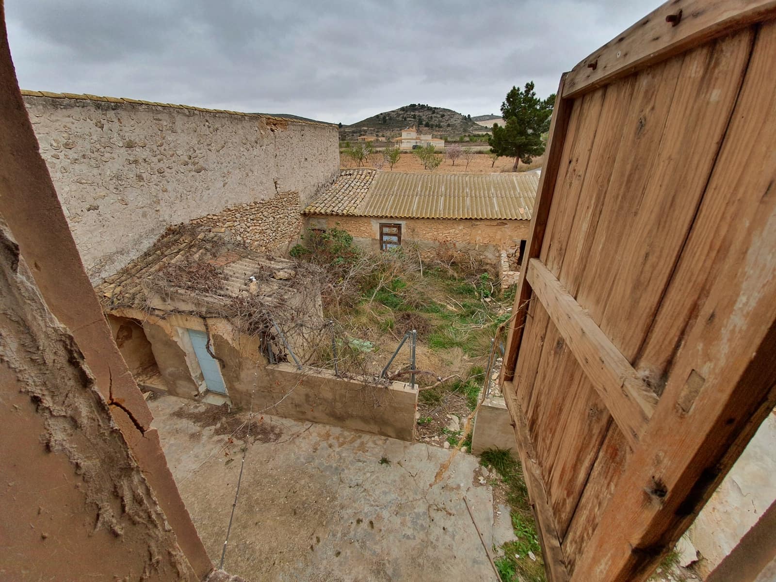 5 slaapkamer Finca/Landhuis te koop in Pinoso met zwembad - € 85.000 (Ref: 3405369)