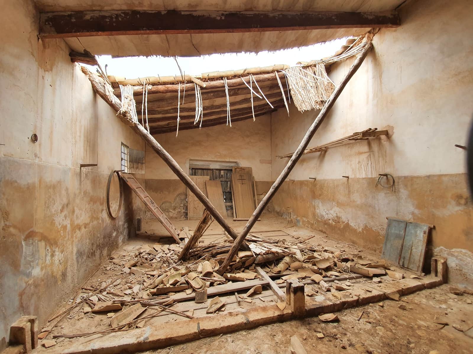 5 slaapkamer Finca/Landhuis te koop in Pinoso met zwembad - € 85.000 (Ref: 3405369)