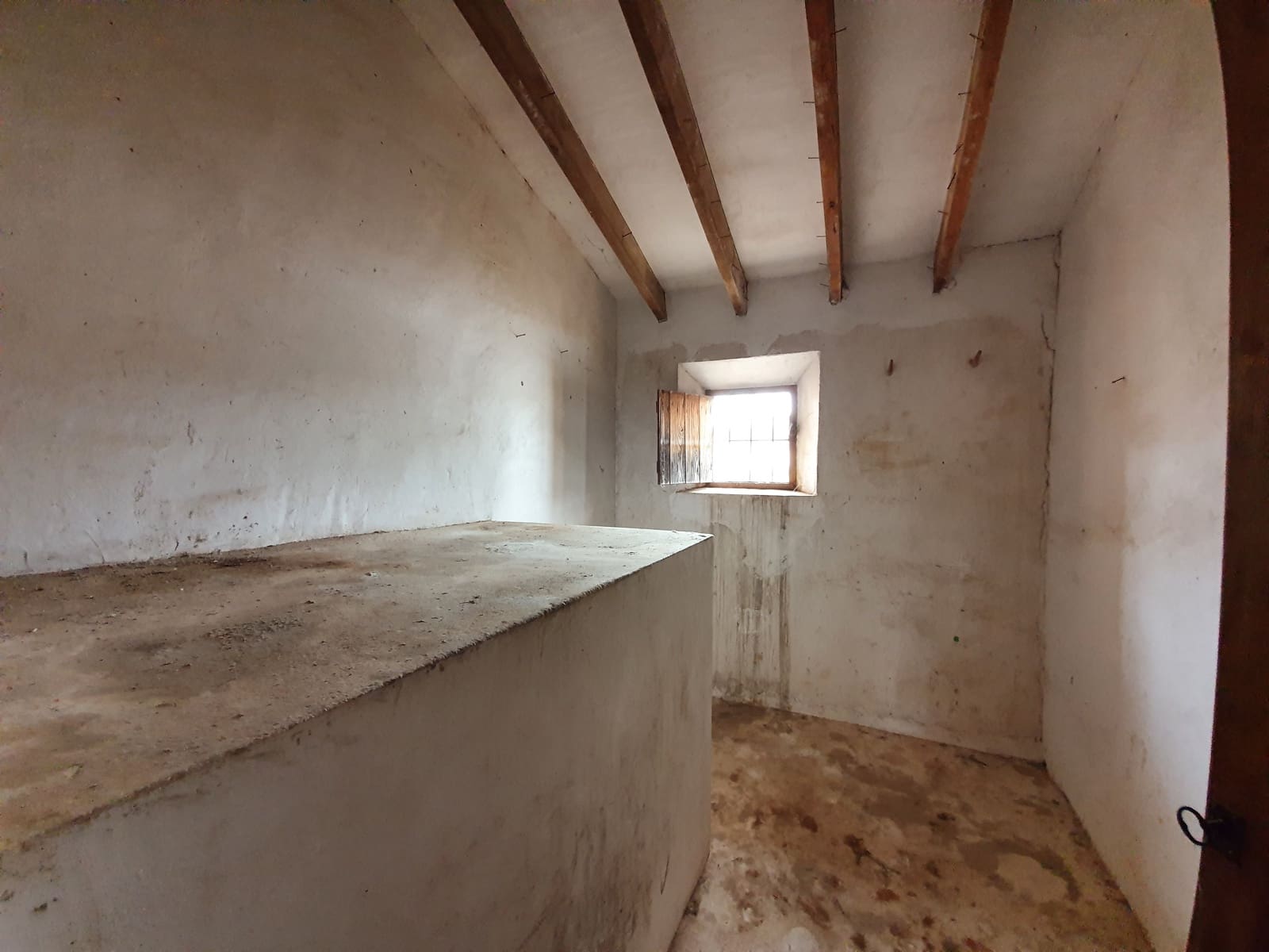 5 slaapkamer Finca/Landhuis te koop in Pinoso met zwembad - € 85.000 (Ref: 3405369)