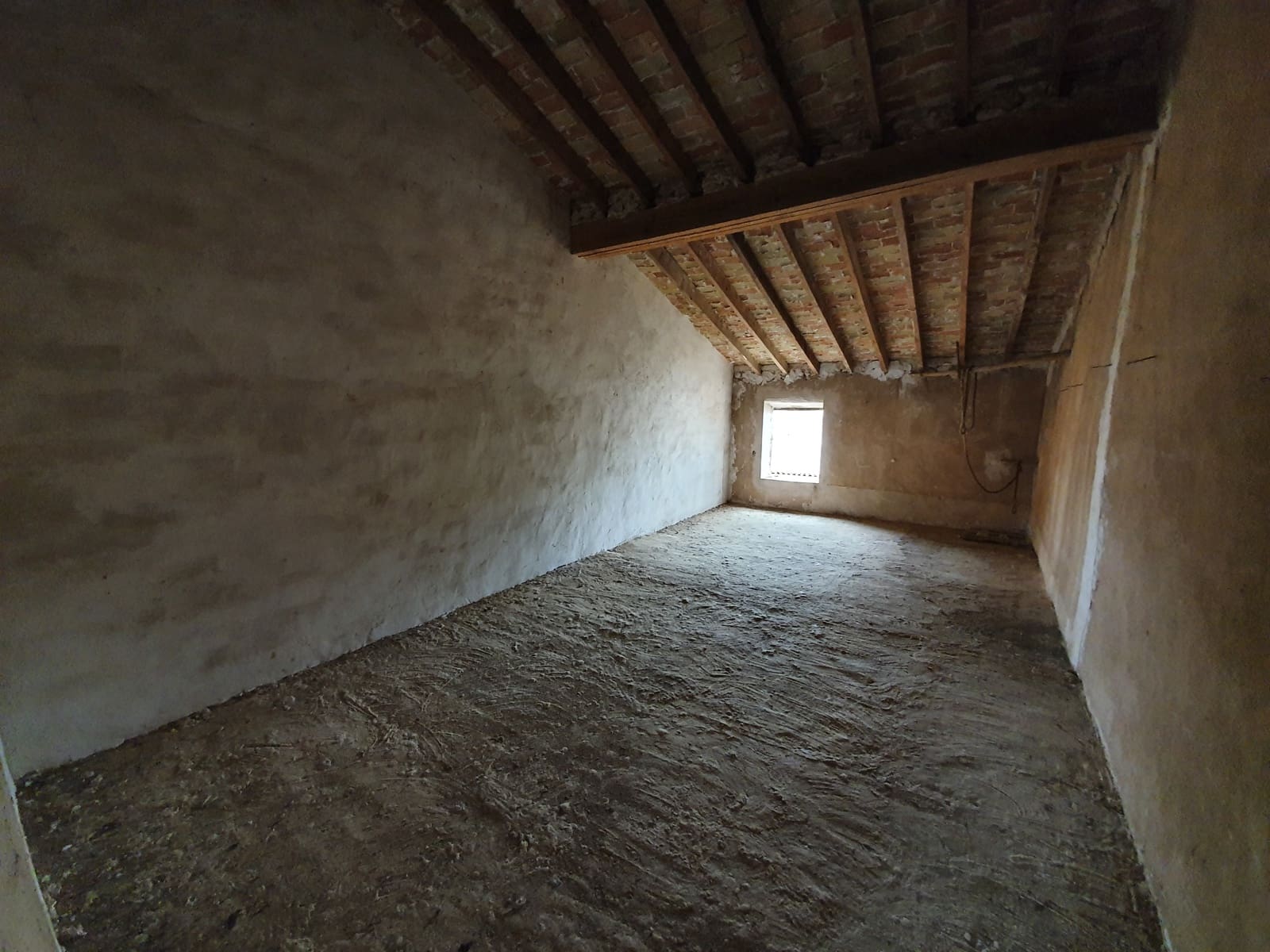 5 slaapkamer Finca/Landhuis te koop in Pinoso met zwembad - € 85.000 (Ref: 3405369)