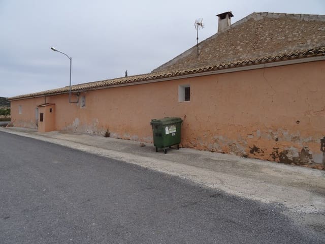 5 bedroom Finca/Country House for sale in Pinoso with pool - € 85,000 (Ref: 3405369)