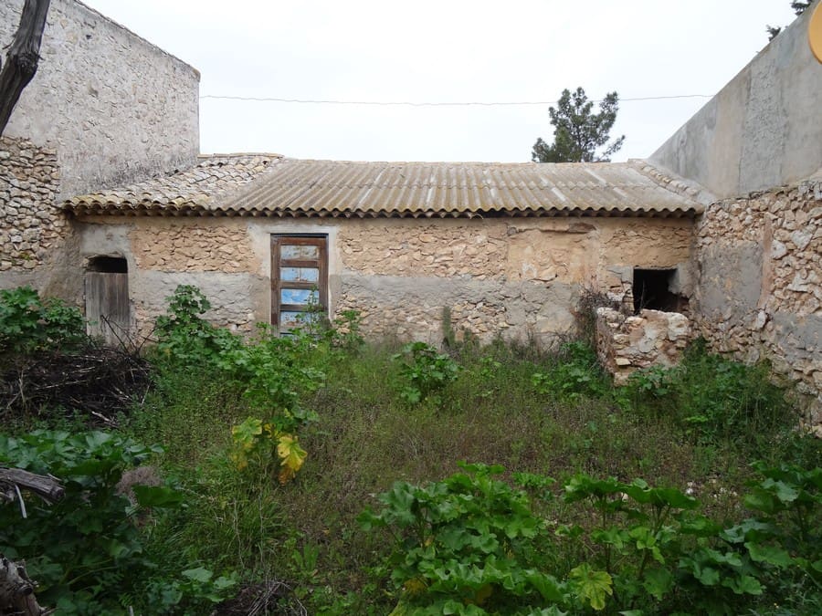 5 slaapkamer Finca/Landhuis te koop in Pinoso met zwembad - € 85.000 (Ref: 3405369)