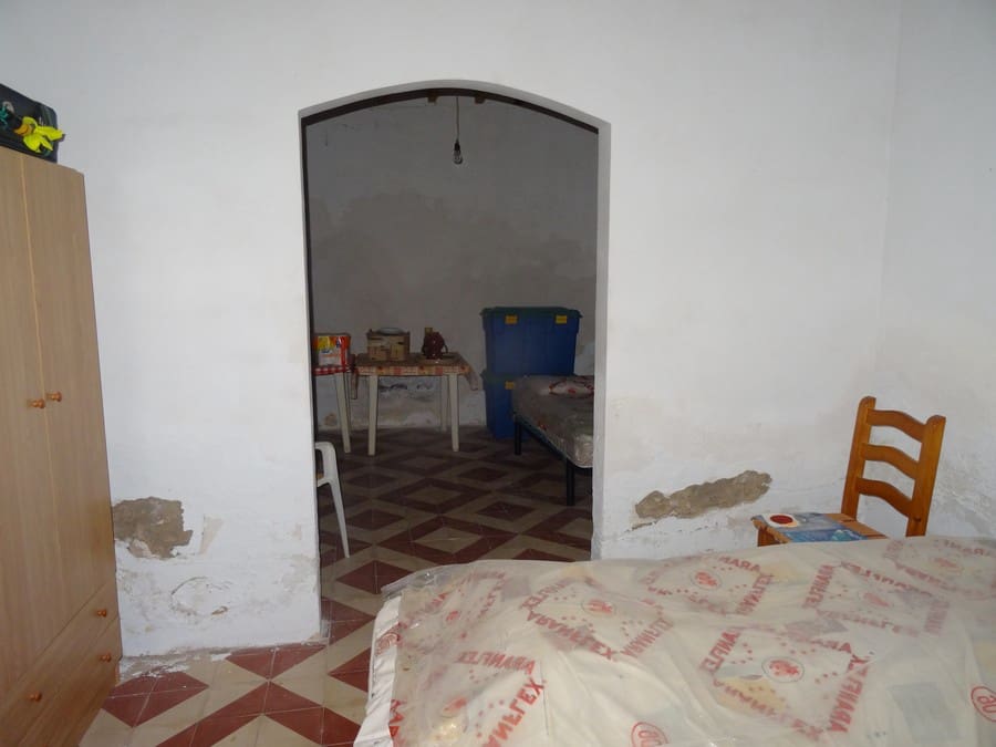 5 slaapkamer Finca/Landhuis te koop in Pinoso met zwembad - € 85.000 (Ref: 3405369)