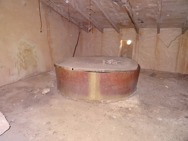 Finca/Casa Rural de 4 habitaciones en Raspay, Yecla en venta con piscina - 900.000 € (Ref: 3465129)